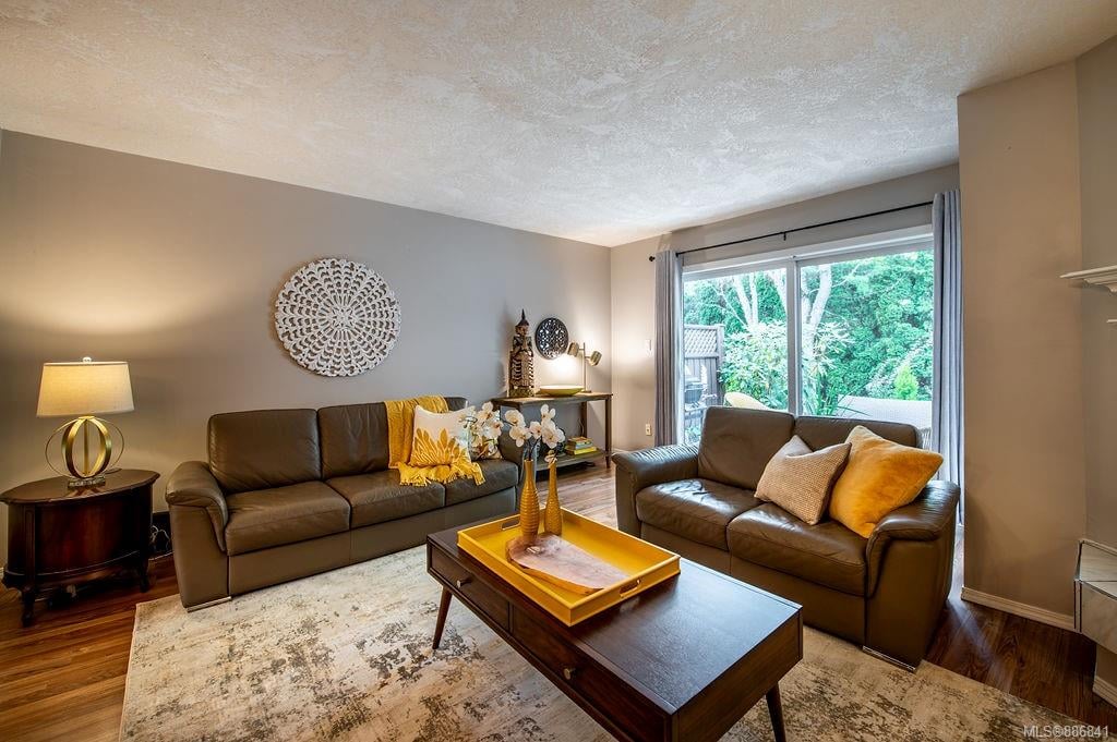 7-4540 W Saanich Rd