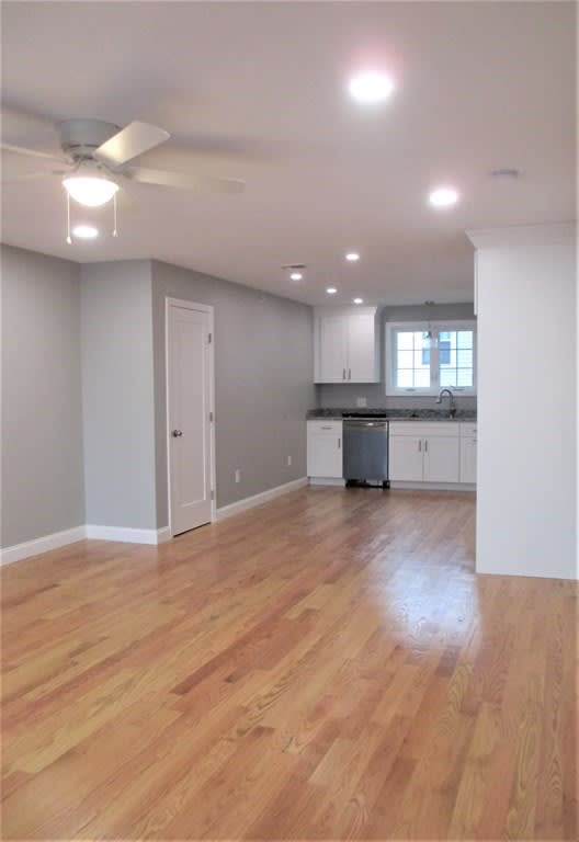1093 Main Street  #4 