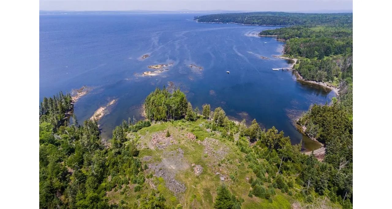 Home For Sale – 13 Hermit’s Point Rd, Islesboro, Maine 04848