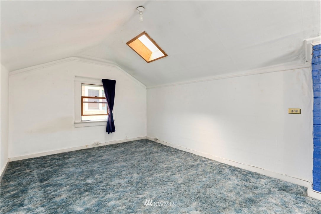 2409 Baker Ave