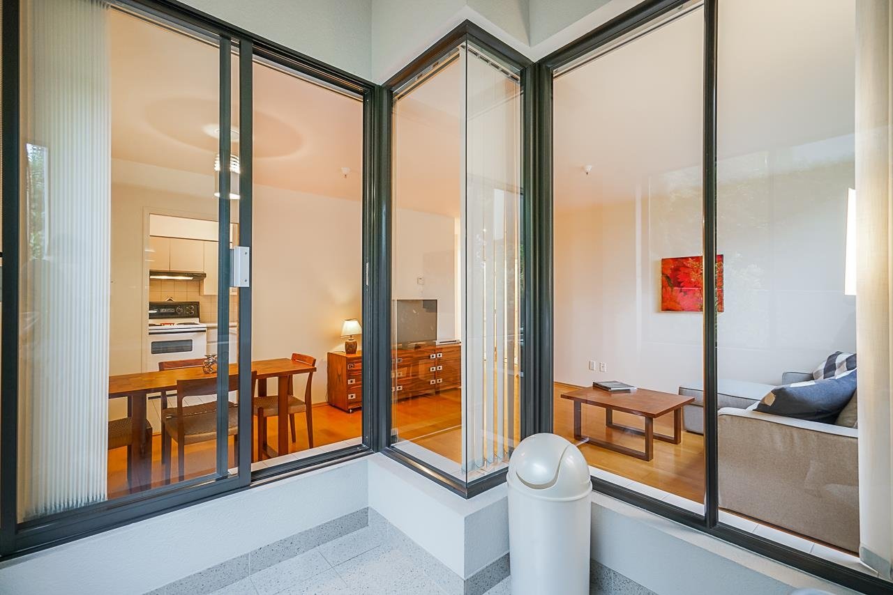 101-1737 Duchess Avenue, West Vancouver