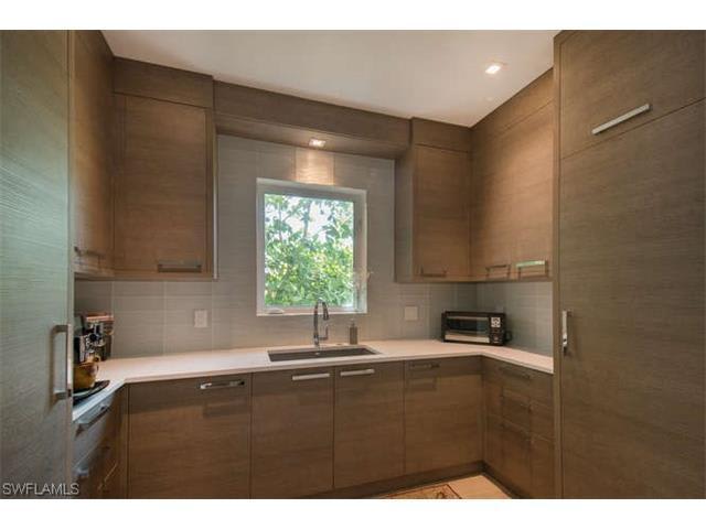 546 S Golf Dr