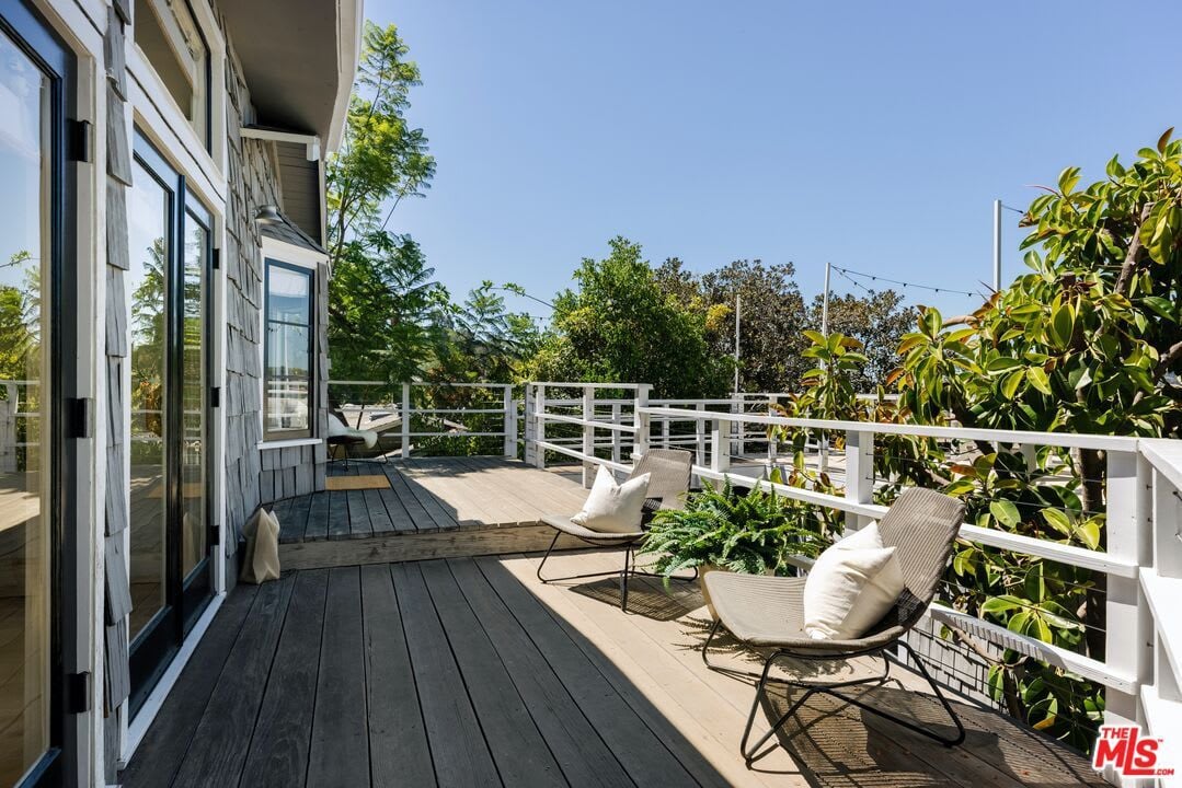 2456 Hidalgo Ave
