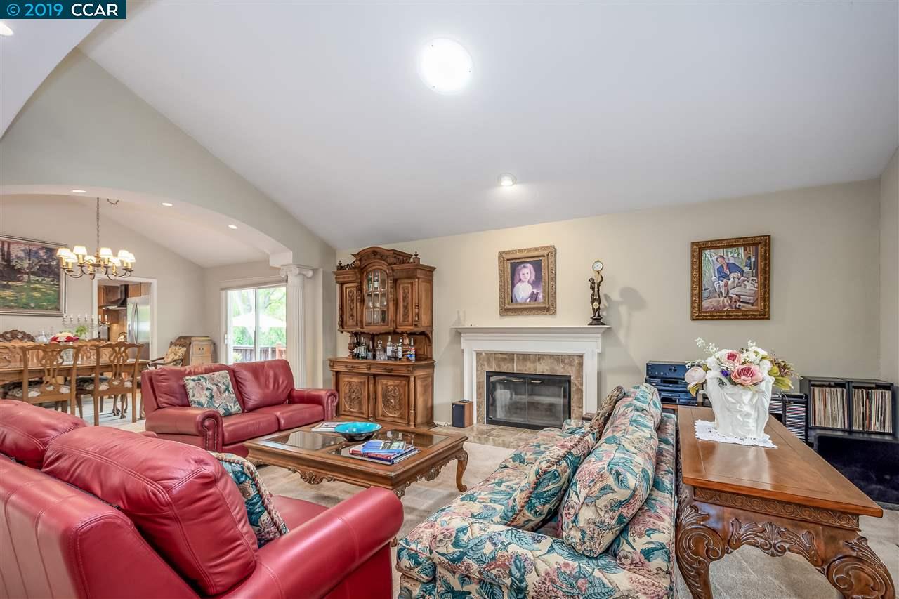 3332 Green Meadow Dr