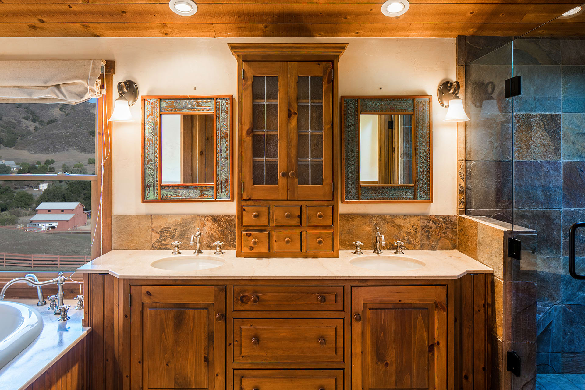 Steinbeck Country Living - 556 Corral de Tierra Road