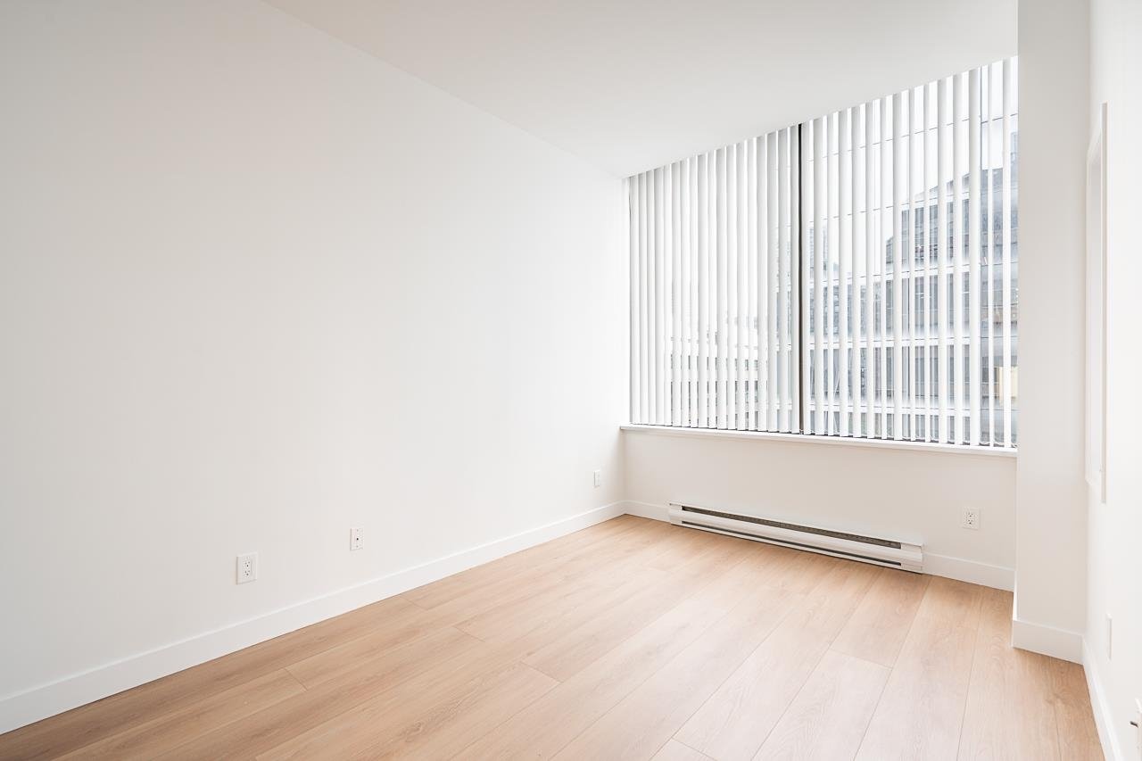 702-1010 Howe Street, Vancouver