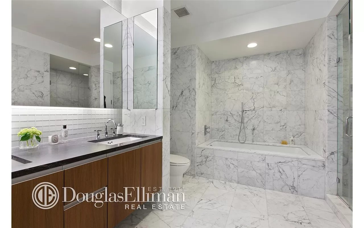 311 West Broadway, 4E
