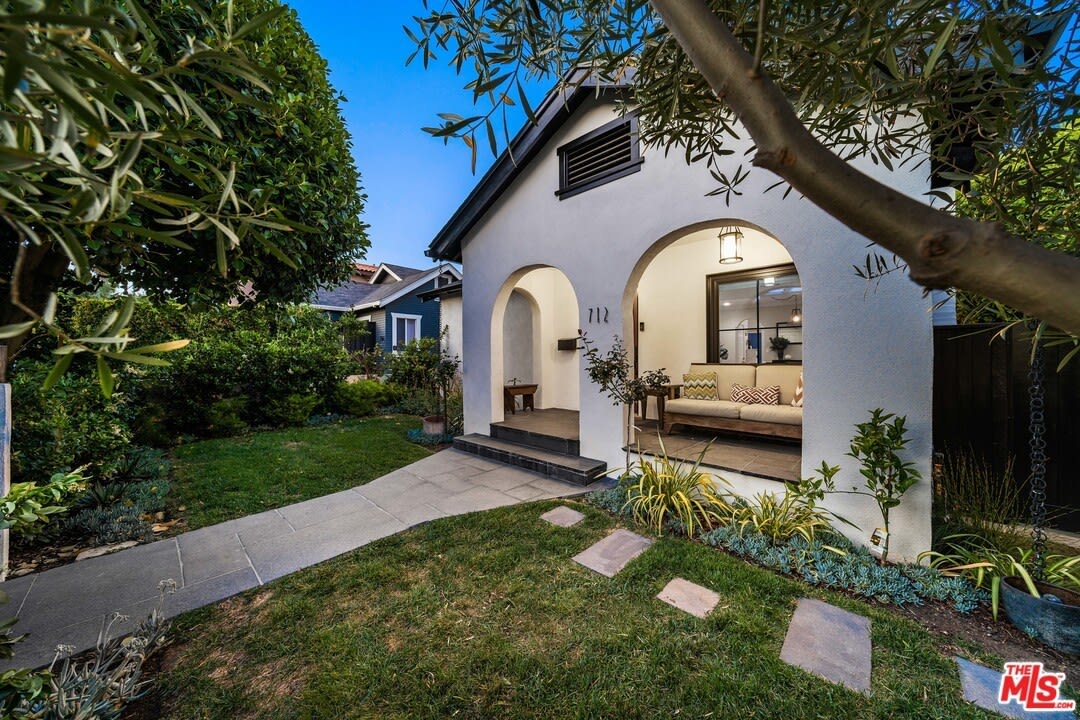 712 N Sierra Bonita Ave