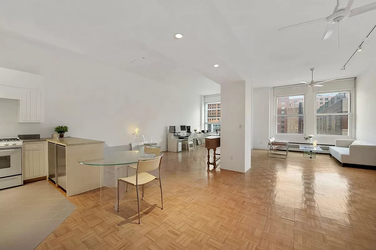 529 West 42nd Street Unit: 6G