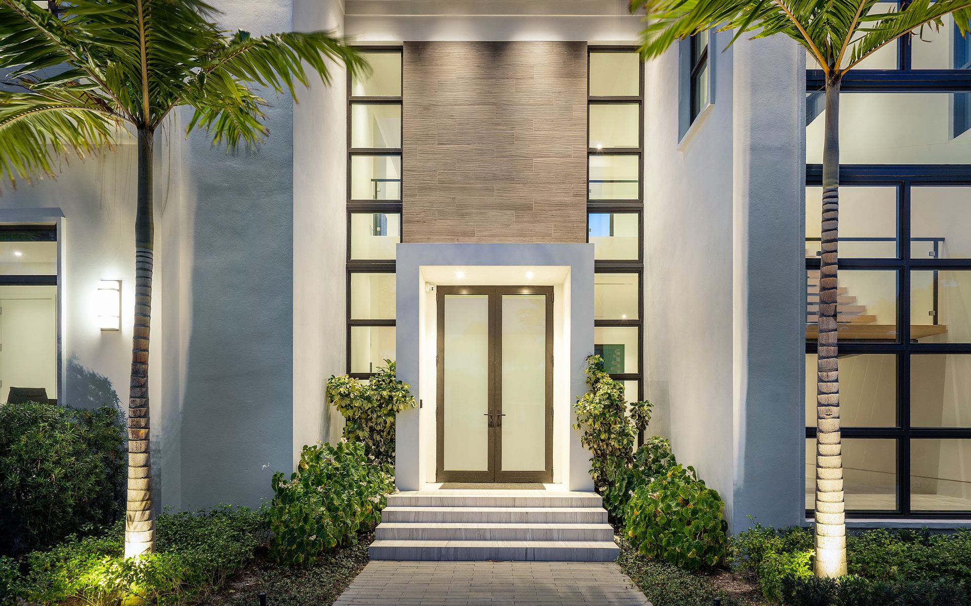 800 Seagate Dr