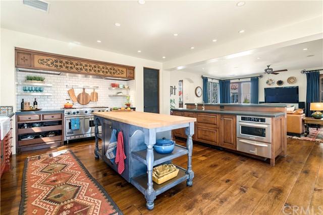 1487 Meadowcrest CIR