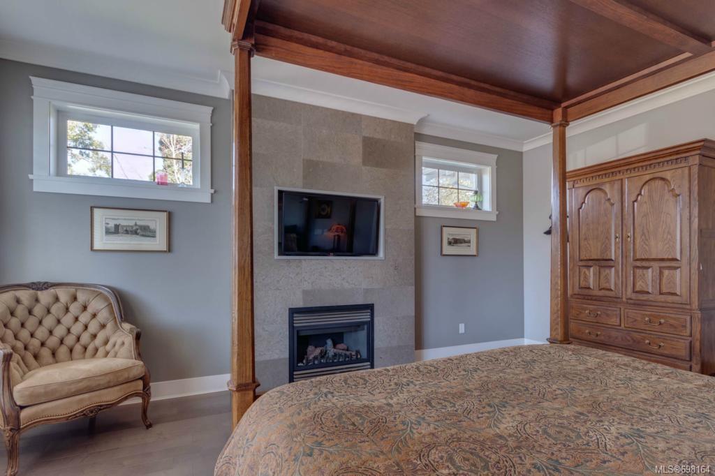 2995 Uplands Rd