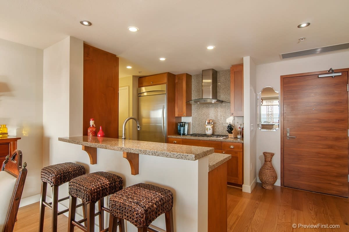 700 W E Street 1802