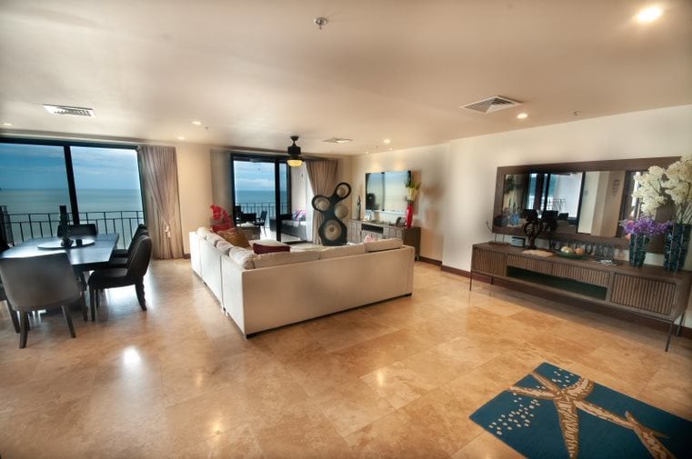 Beachfront Casino Resort Penthouse, Jaco, Puntarenas