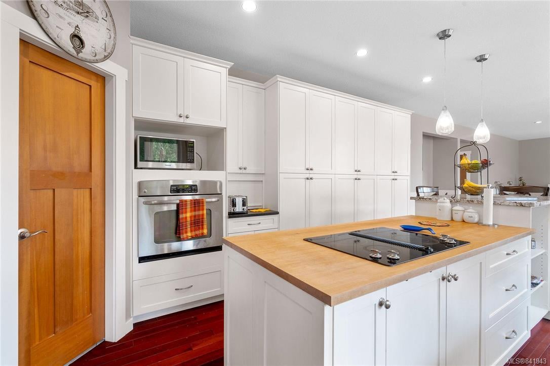 2346 Rozon Rd, Mill Bay
