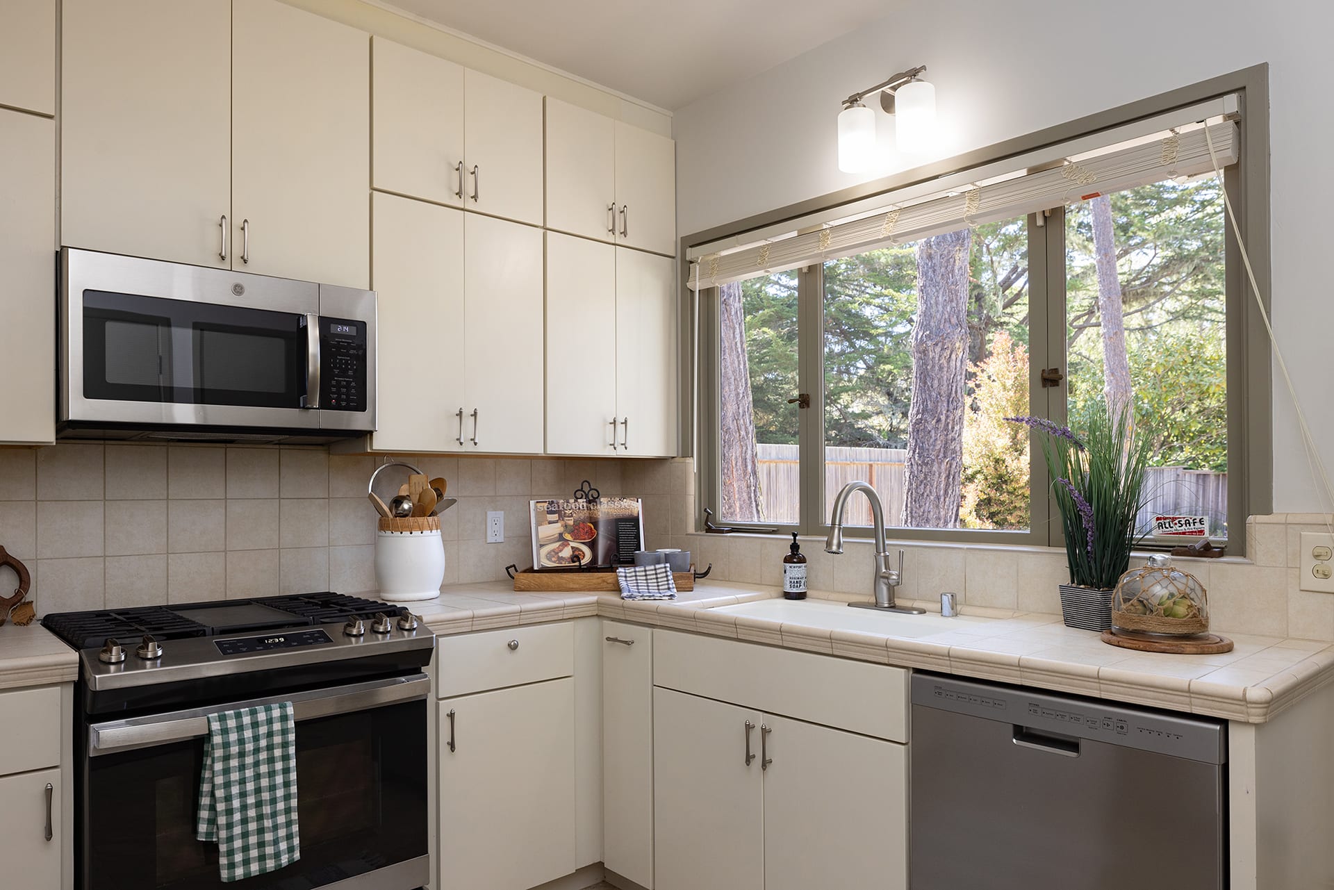 Pebble Beach Abode by The Lodge - 1483 Padre Lane