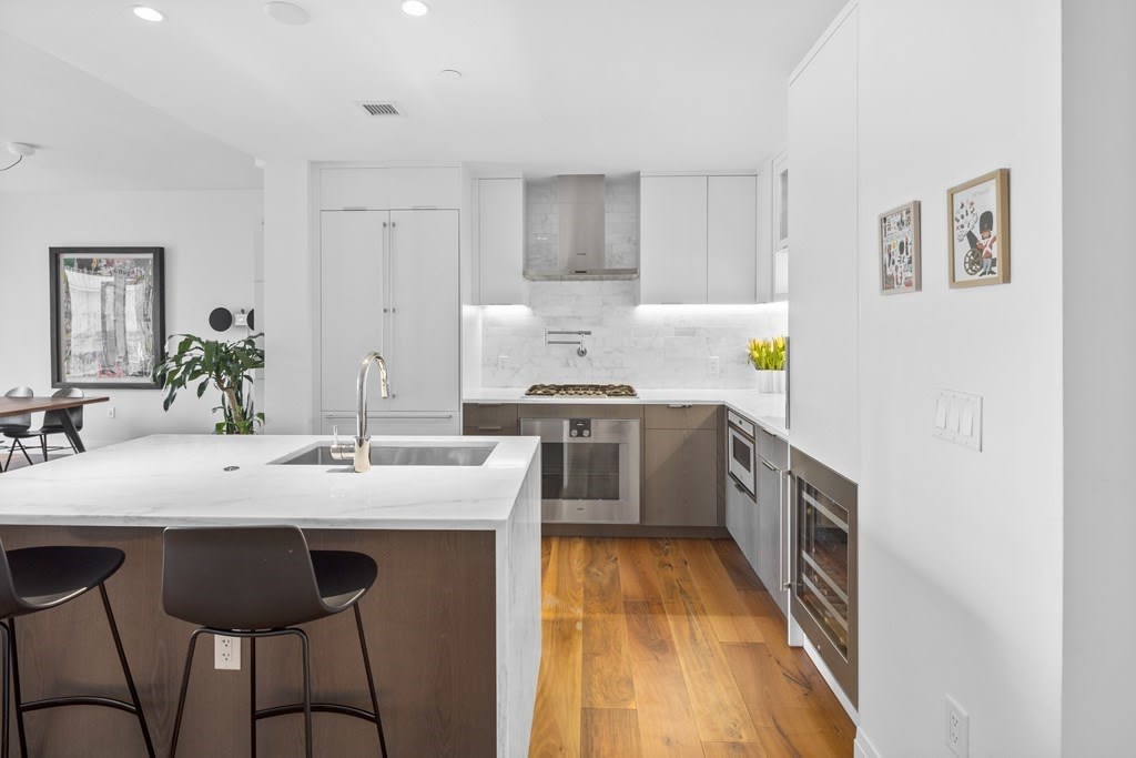 300 Pier 4 Blvd., Unit 5R