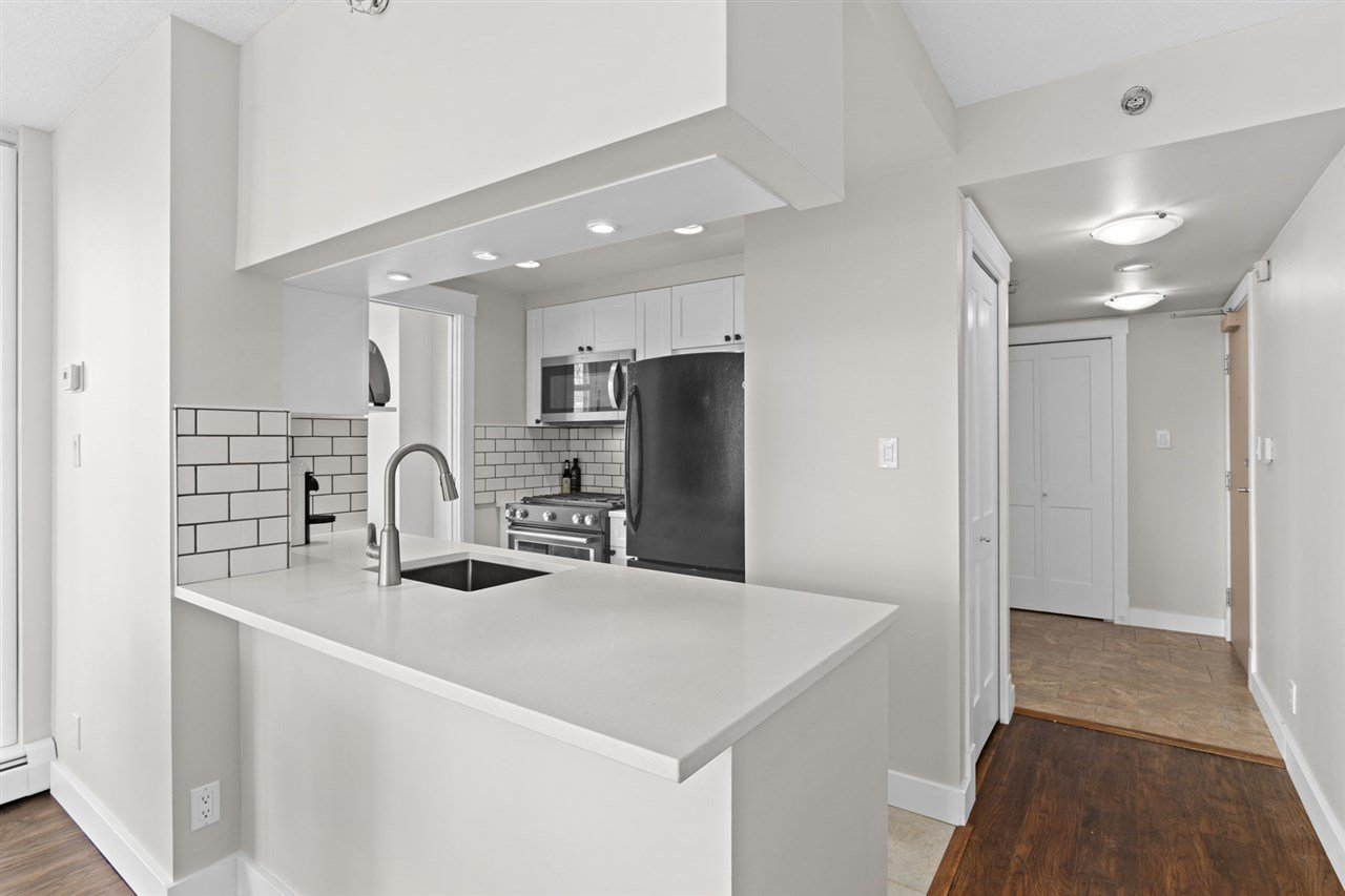 906-1199 Marinaside Crescent, Vancouver
