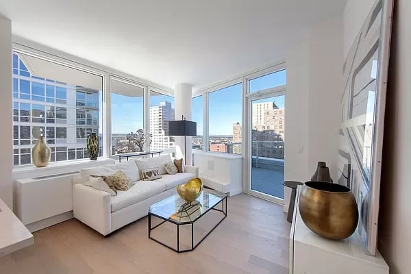 1 ocean Drive Unit: 17E-E