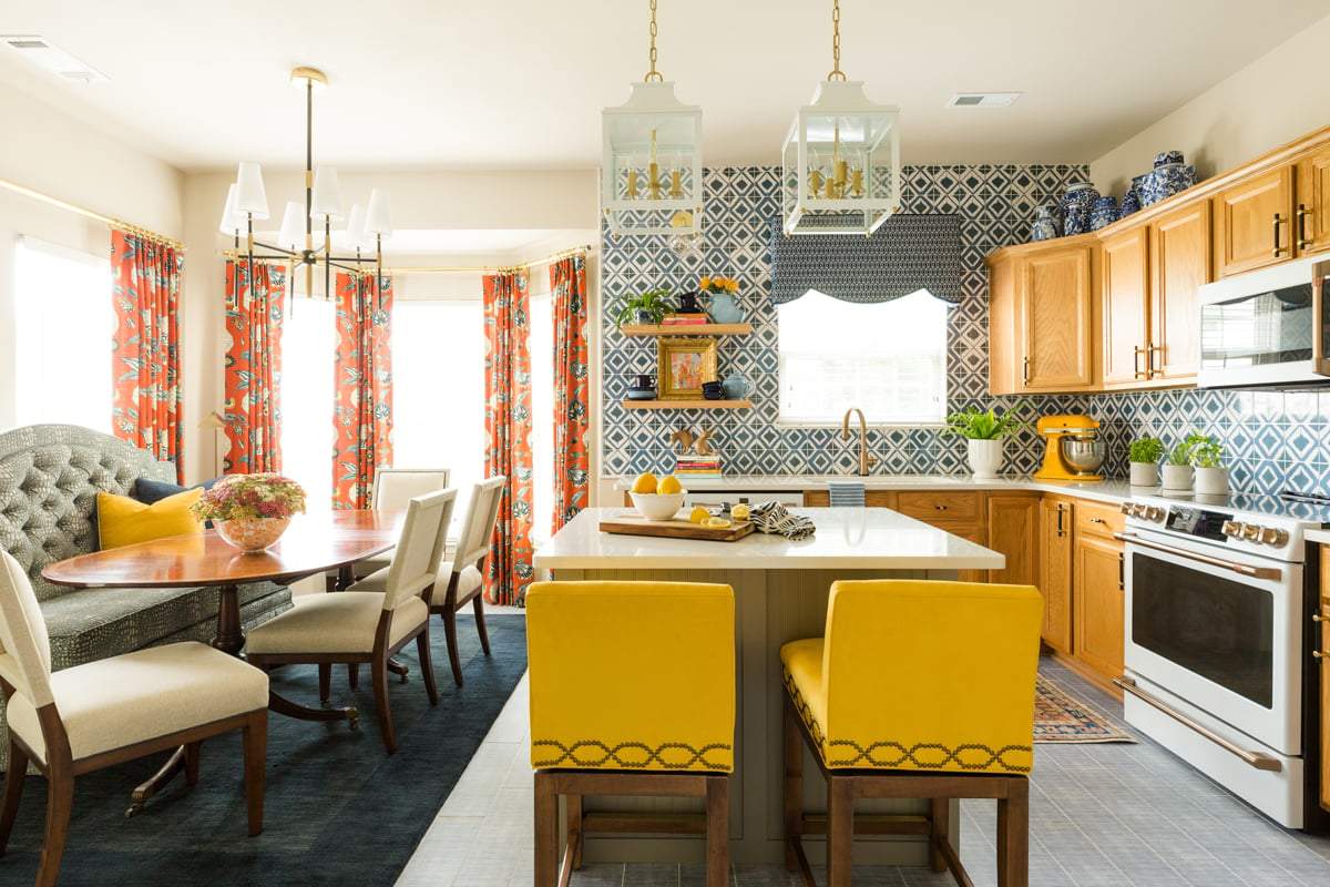 house tour: contrasting colors