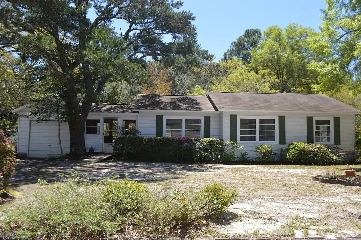 1017 W 12TH Court