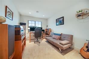 375 Kestrel St