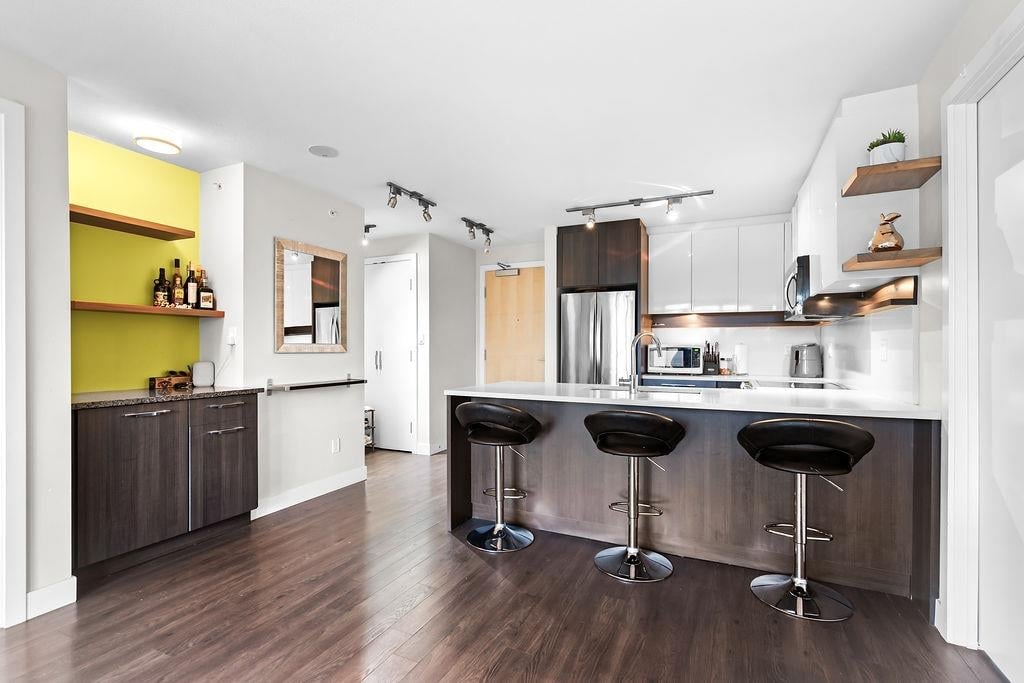 605-958 Ridgeway Ave