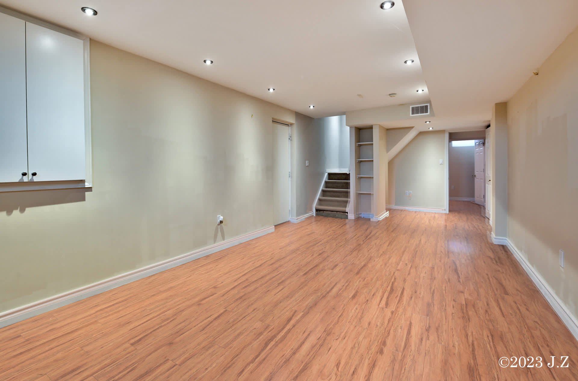 2 Waterton Cres
