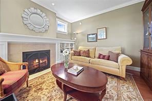 4529 Seawood Terr
