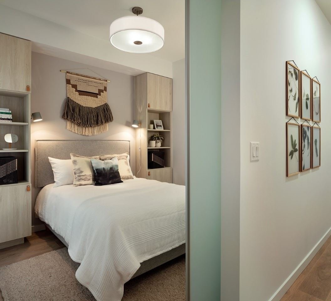 209-725 Marine Dr