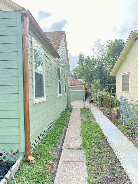 2030 Palo Alto St 