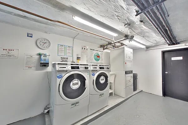 210 East 38th Street, Apt 5B