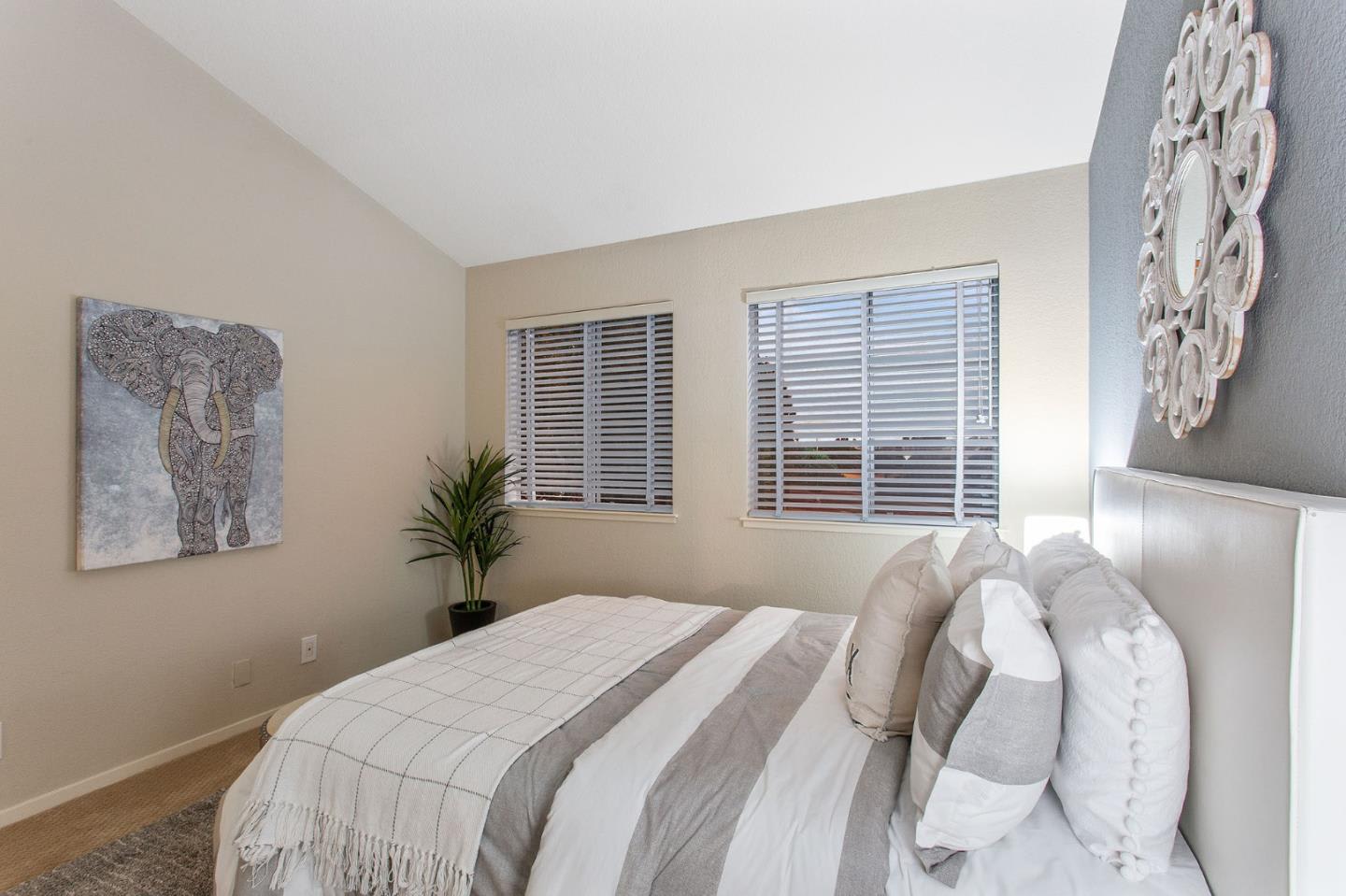 844 Portwalk Pl