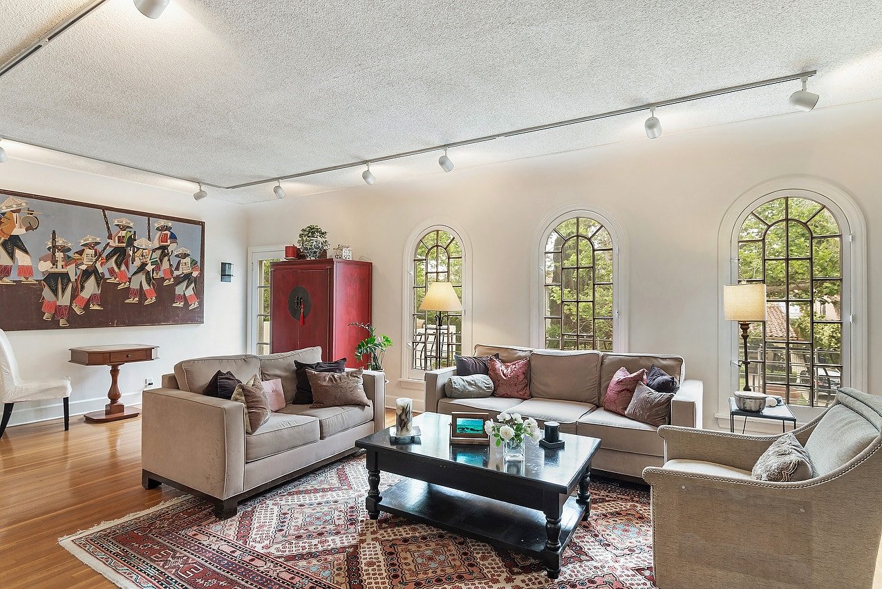 143 S Mansfield