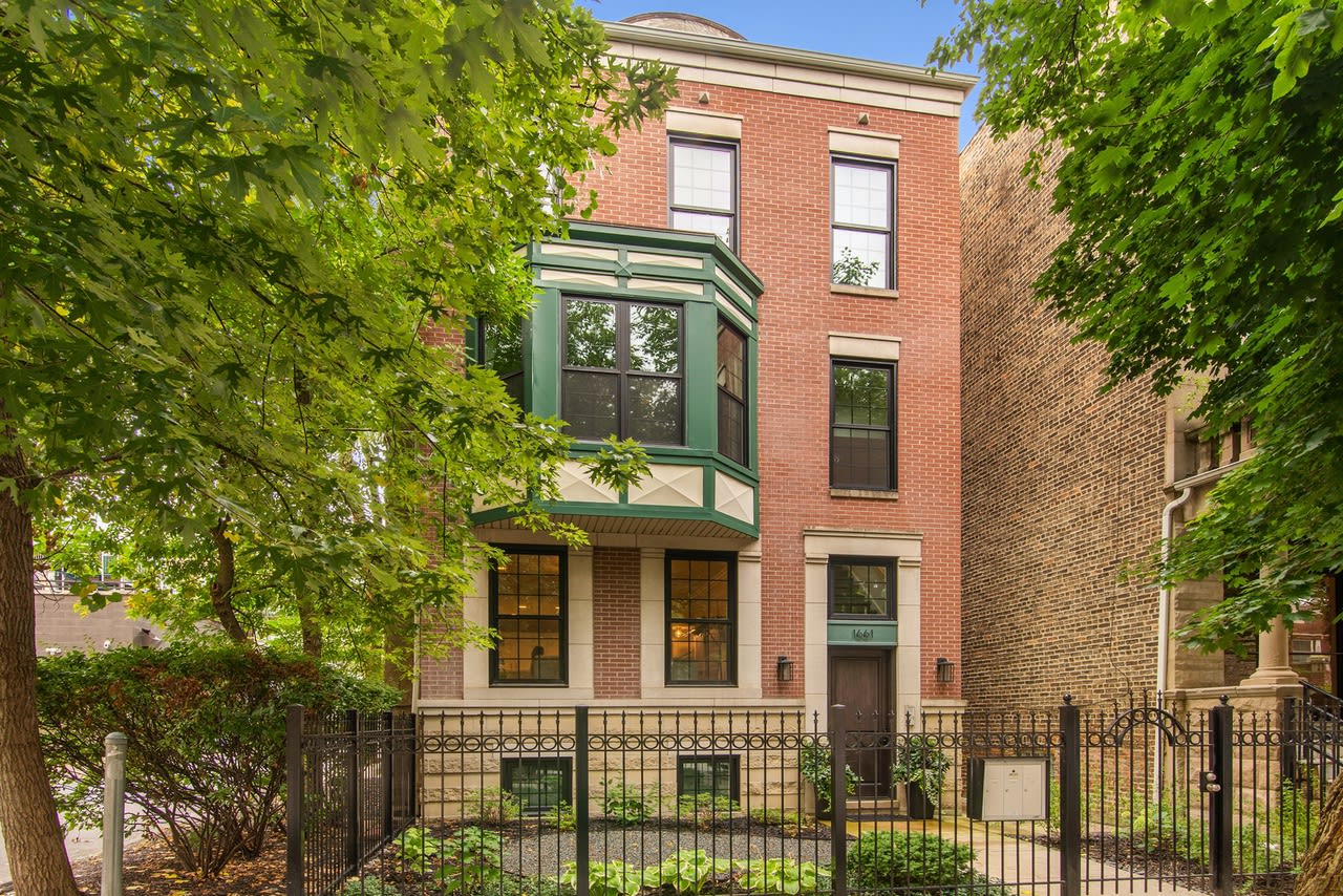 1661 N Bell