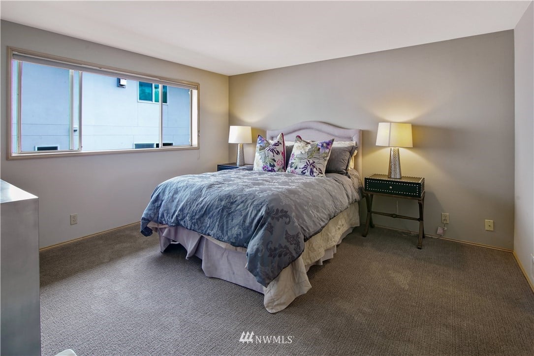 301-233 3rd Ave