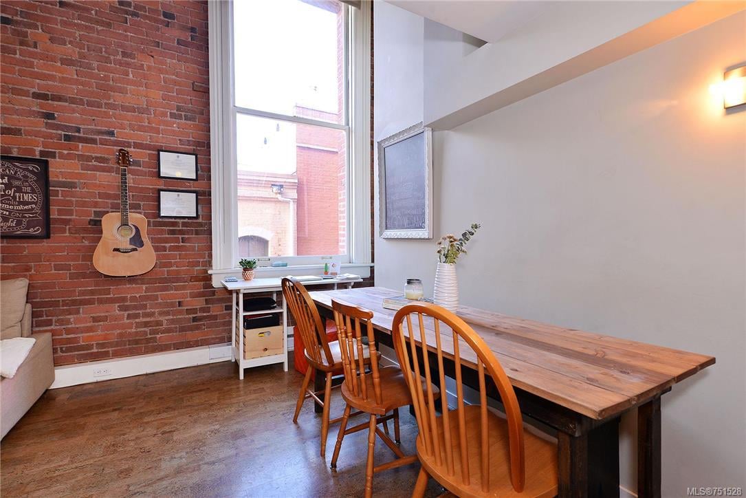 204-524 Yates St