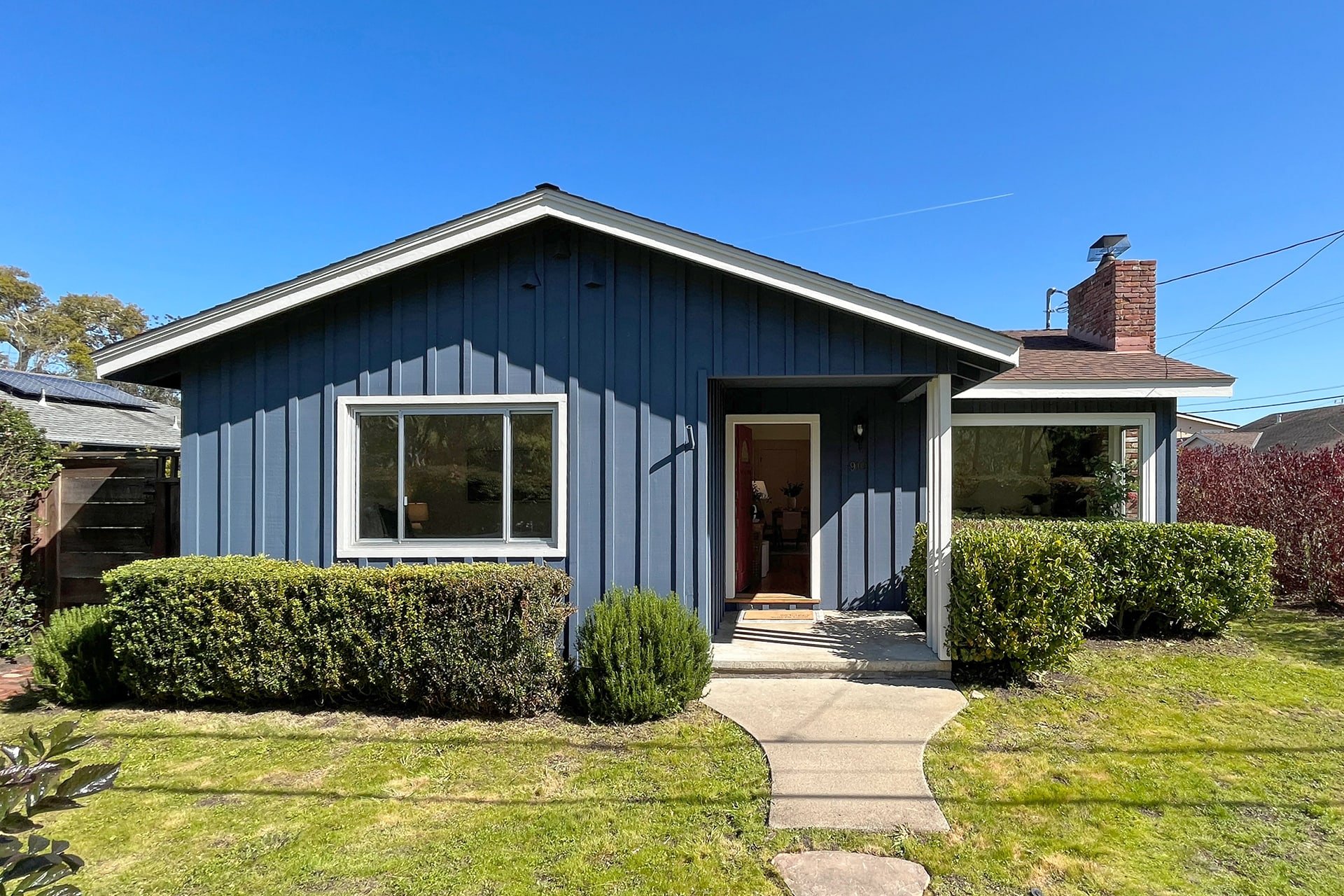 Pacific Grove Jewel - 910 Short St