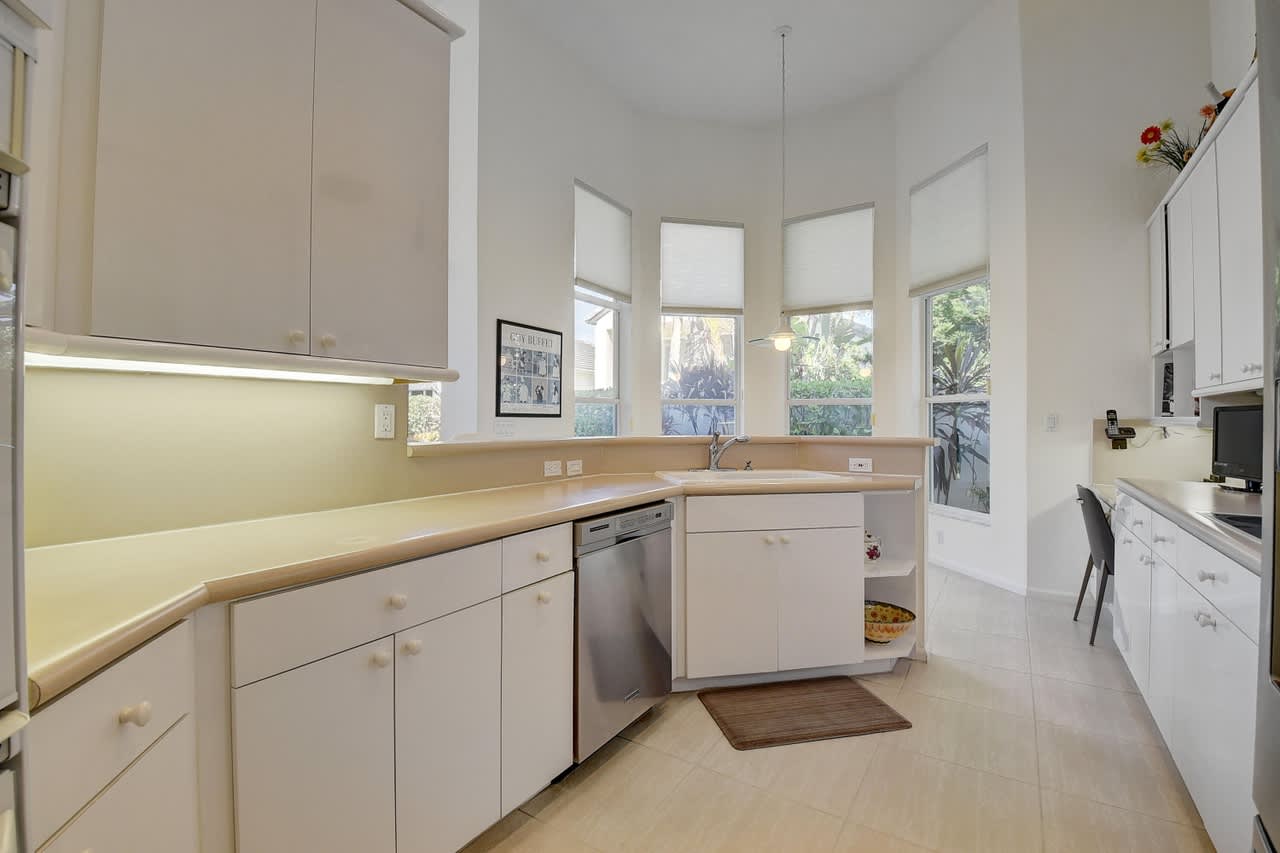 3410 NW 51st Pl
