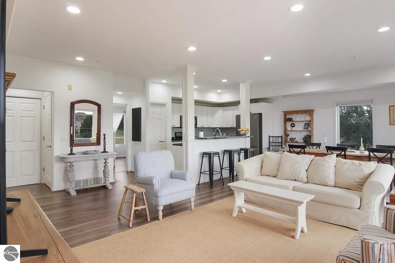 J3 720 N Saint Joseph St