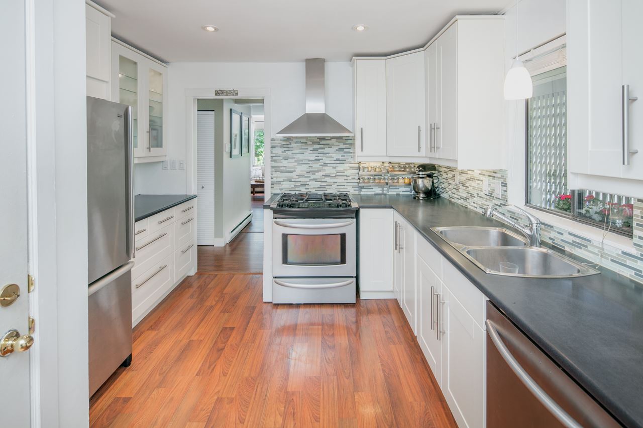 5888 Mayview Circle
