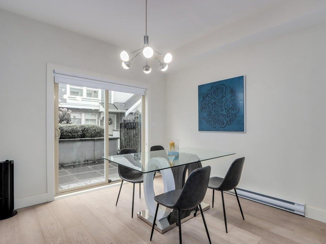 3-115 W Queens Rd