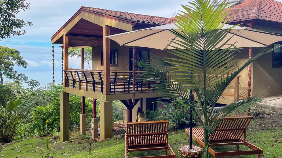 VACATION DREAM HOME WITH OCEAN VIEW IN THE ESCALERAS COMMUNITY OF DOMINICAL