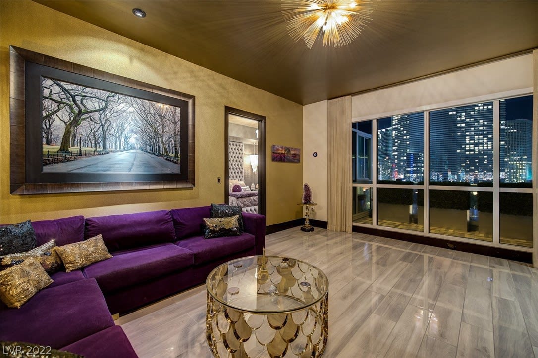 4575 Dean Martin Dr., #1407