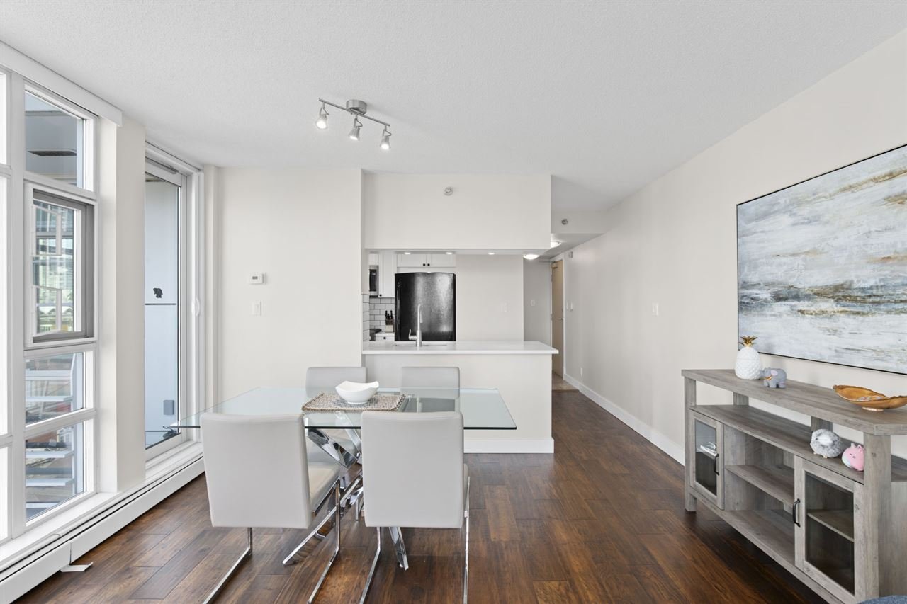 906-1199 Marinaside Crescent, Vancouver