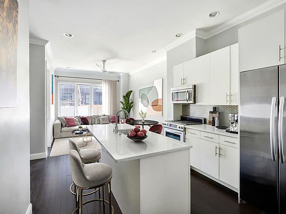 51 Woodhull St Unit: 1B