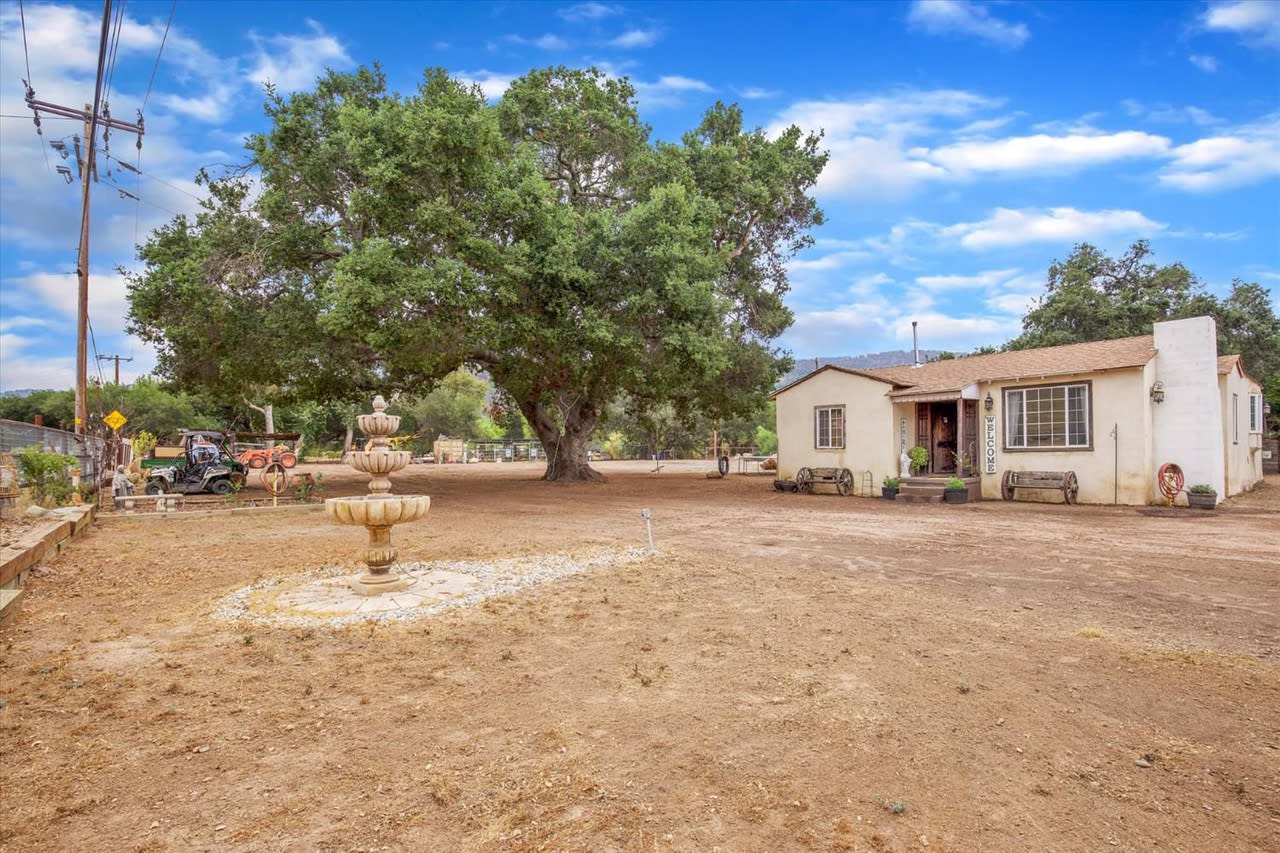 10572 Santa Paula-Ojai Rd