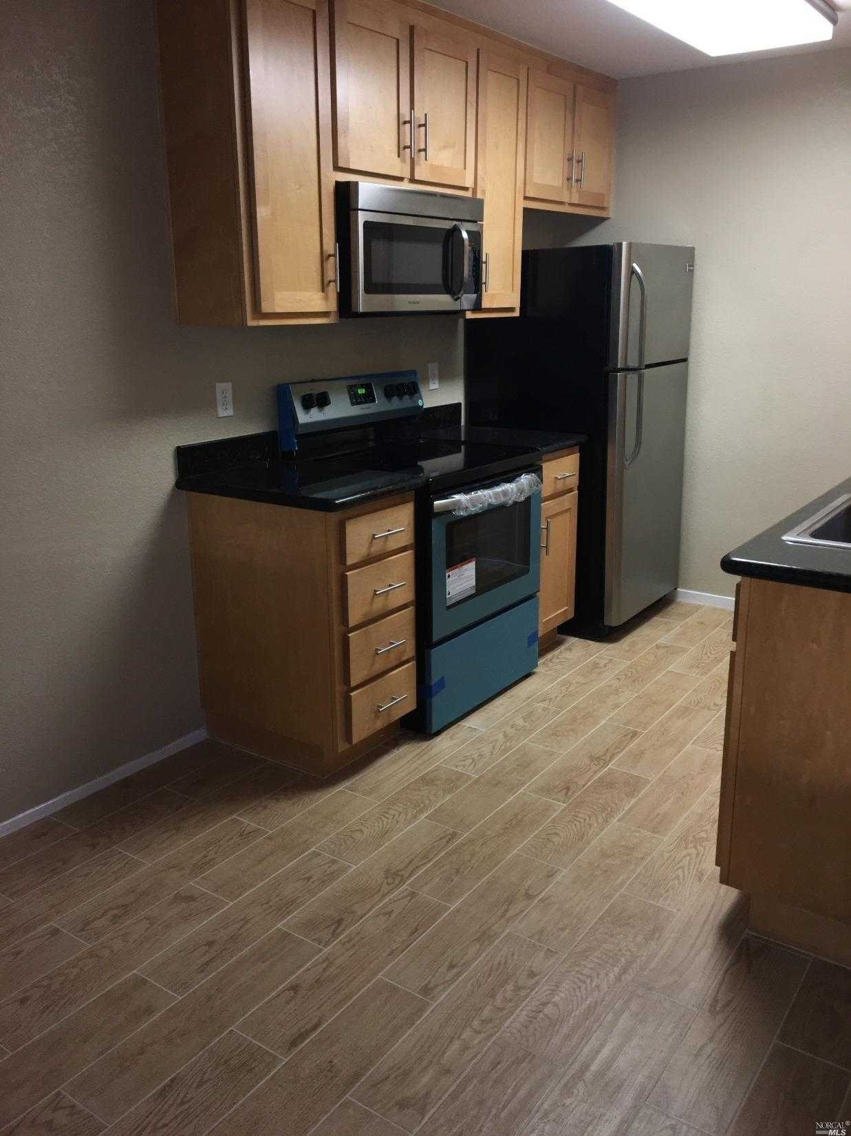 900 Cambridge Dr Unit 105