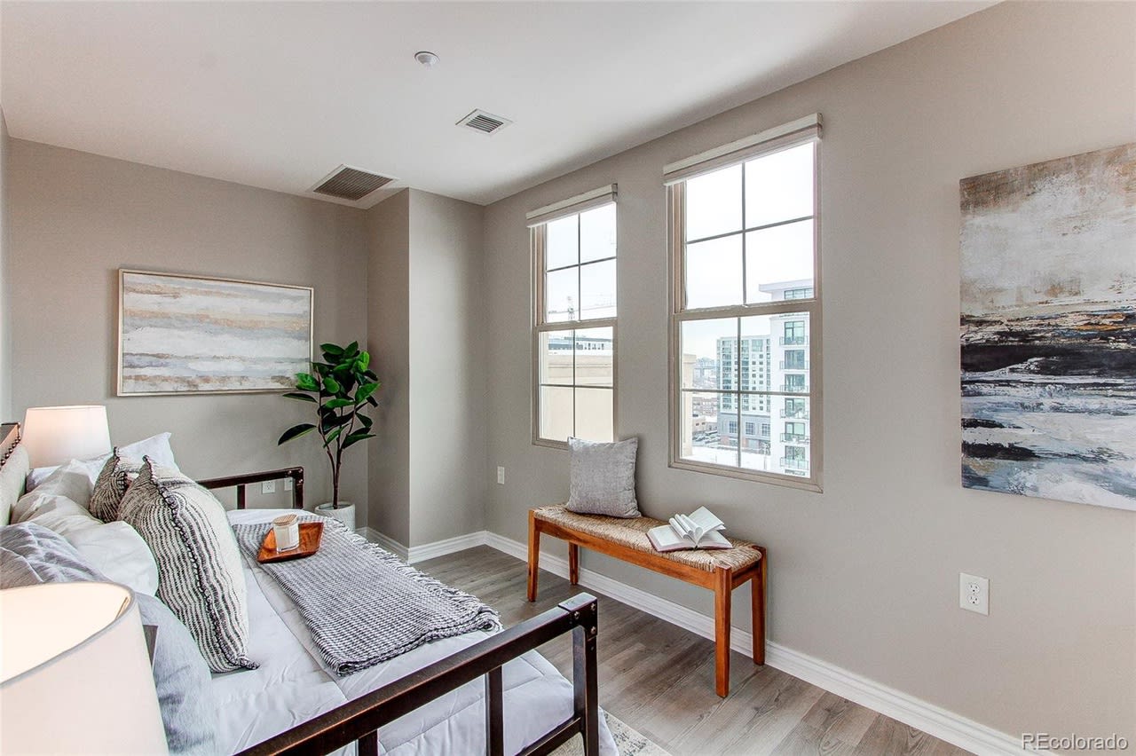 300 W 11th Ave #16D