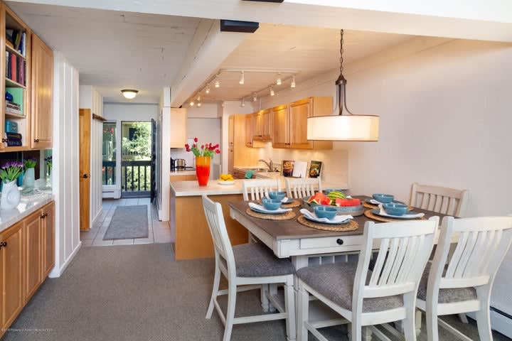 70 Gallun Lane 206